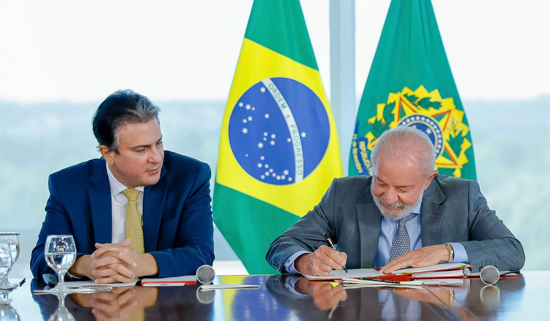 Camilo Santana ganha força e poderá assumir a Casa Civil no quarto governo Lula