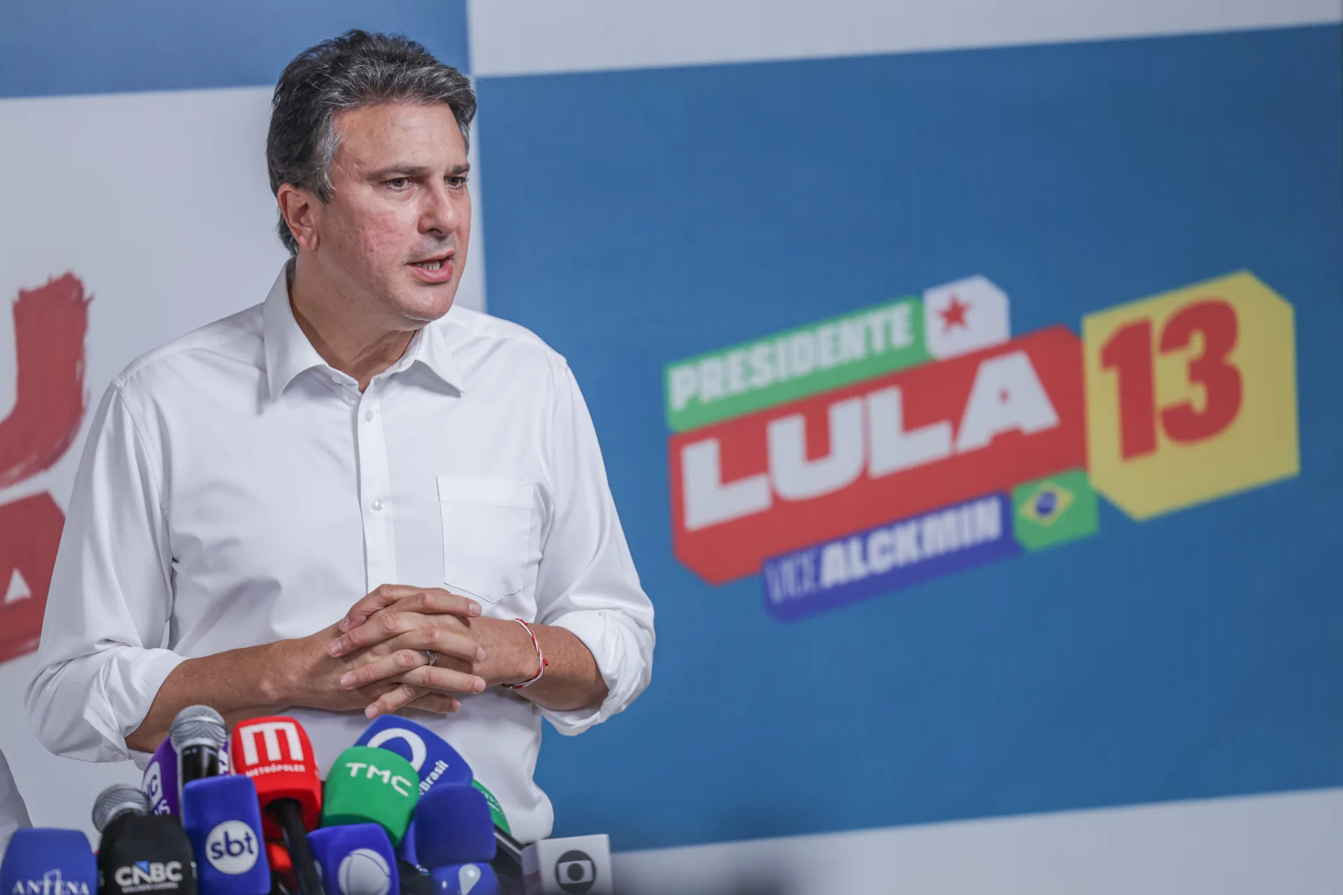 Camilo Santana sai fortalecido após vitória de Lula e ganha peso no grupo governista