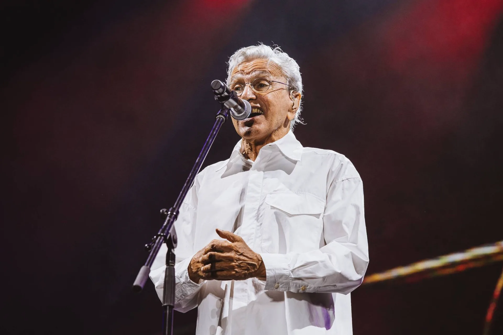 Caetano Veloso convoca ato musical pela democracia em Copacabana no dia 18