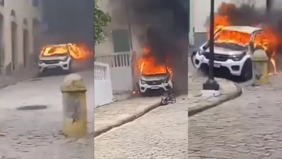 Carro pega fogo e desce desgovernado por rua do Centro Histórico de São Luís