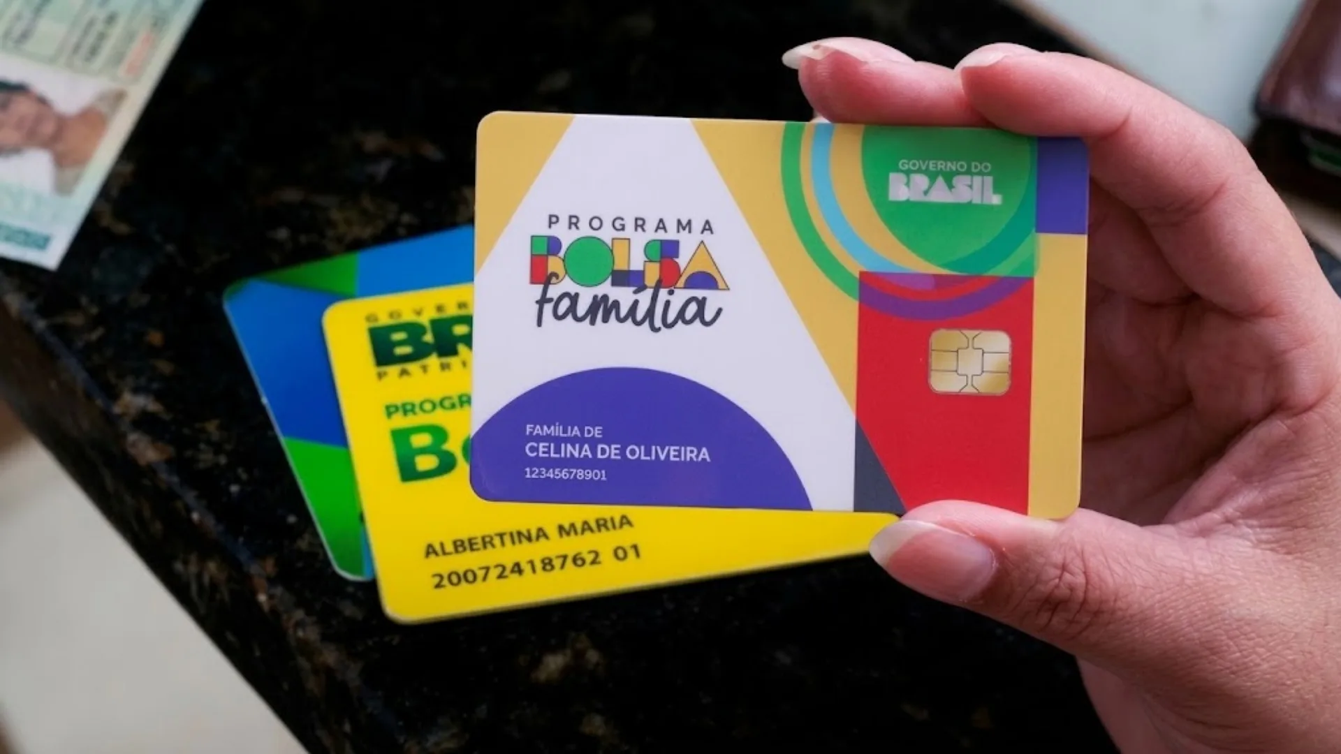 Bolsa Família pode pagar mais de R$ 900 em novembro; veja quais famílias têm direito