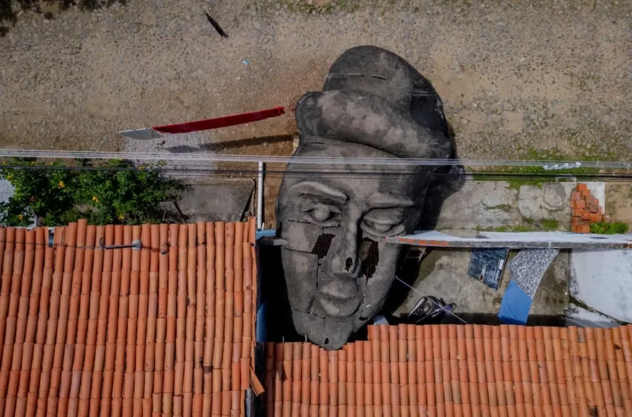 Elmano envia projeto para patrocinar desfile da Unidos da Tijuca sobre livro cearense
