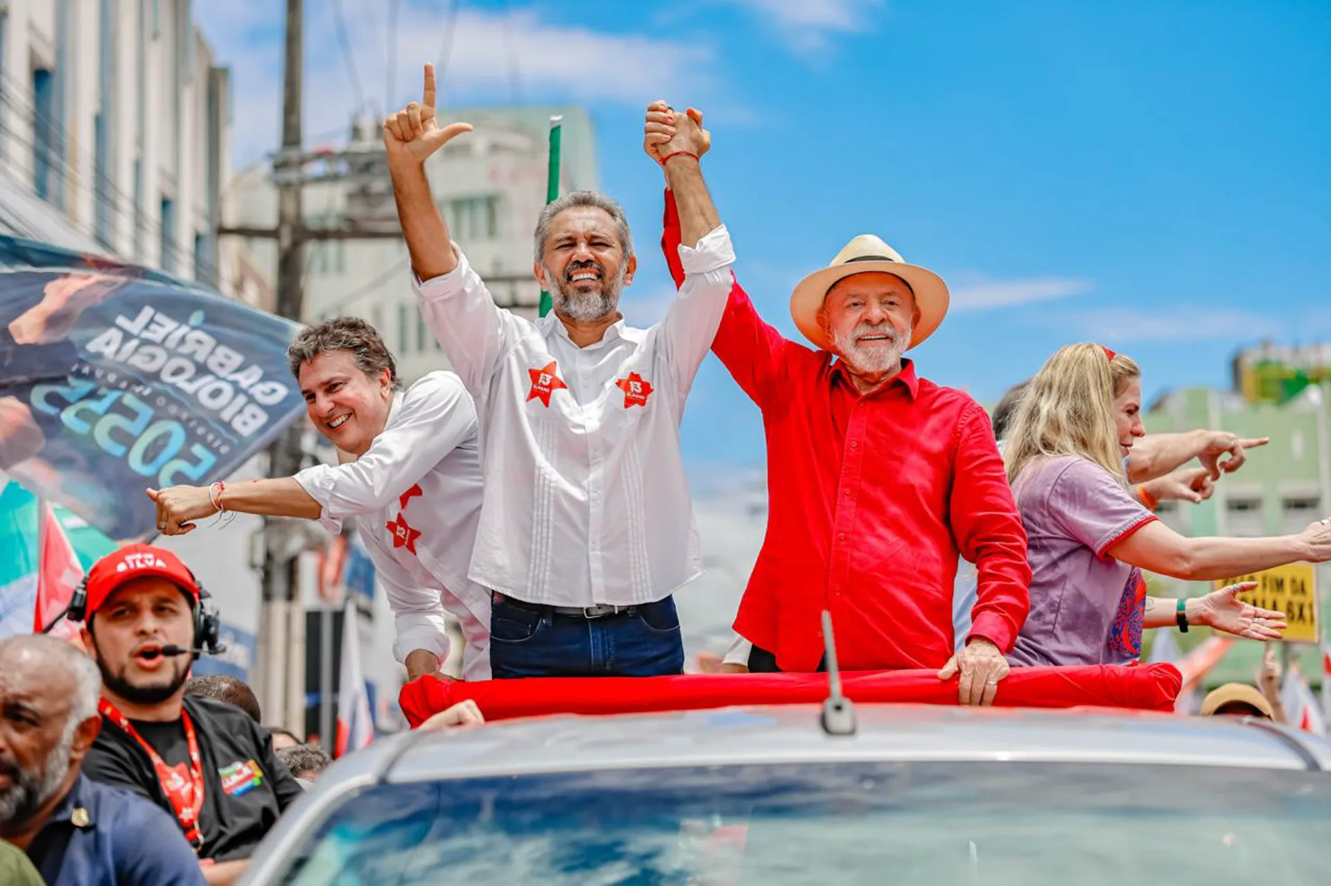 Em ato com Lula, Elmano destaca mulheres da chapa e diz que no Ceará “bolsonarismo não se cria”