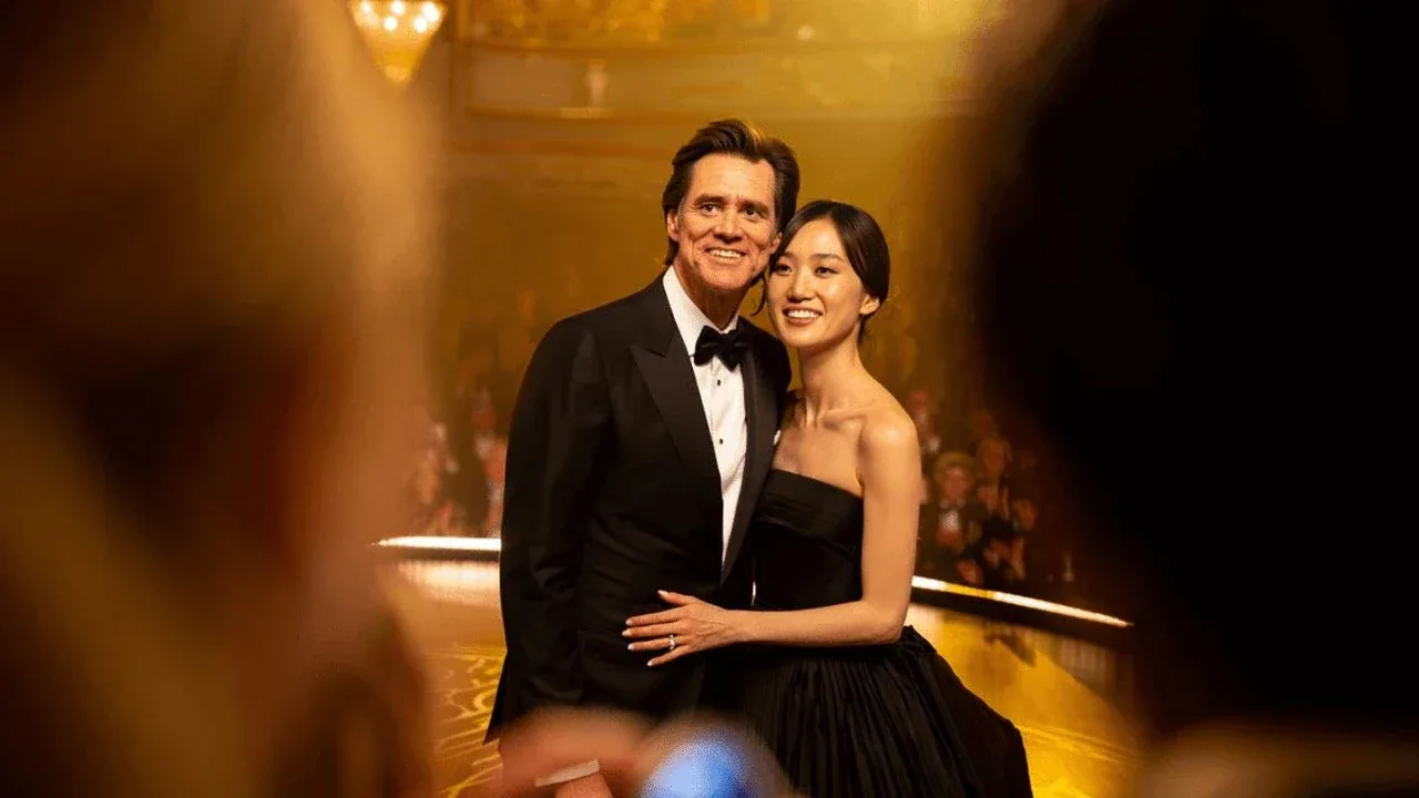 Jim Carrey e Min Ah fizeram a primeira aparição pública oficial como casal no Prêmio César, em fevereiro de 2026. Foto: Reprodução Jim Carrey se casa com atriz em cerimônia privada em Los Angeles