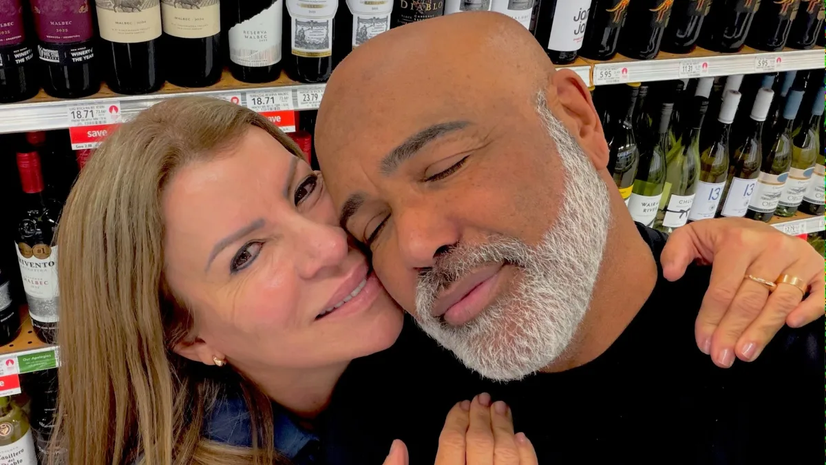 Viúva de Rick se despede do cantor após 42 anos juntos: “Continue cuidando de mim”