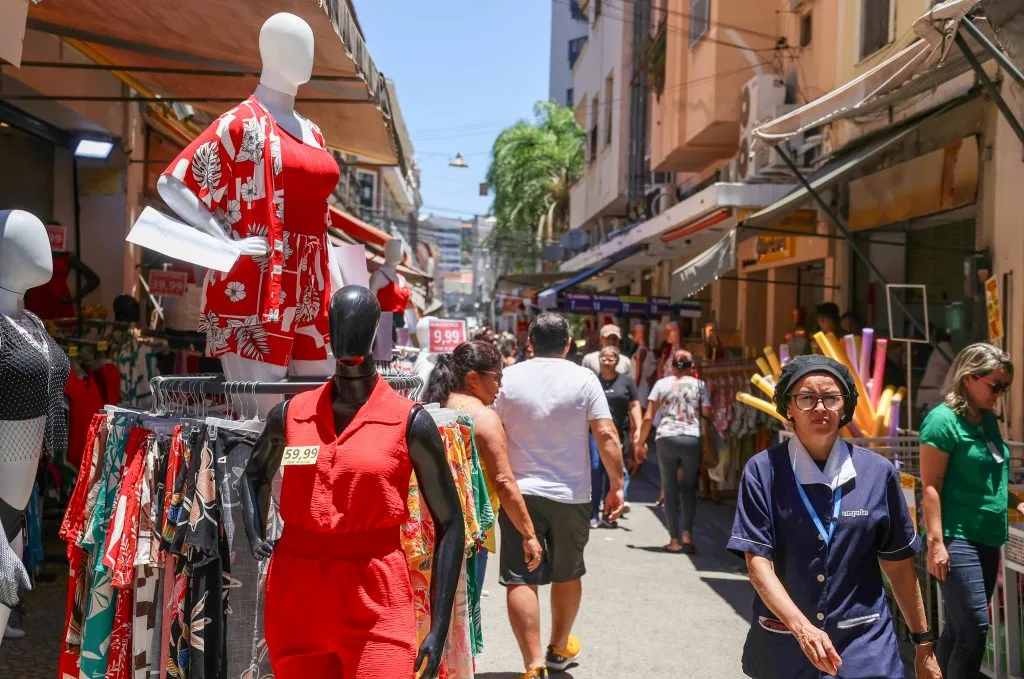Dia do Comerciário: veja o que abre e fecha em Fortaleza nesta segunda-feira (21)