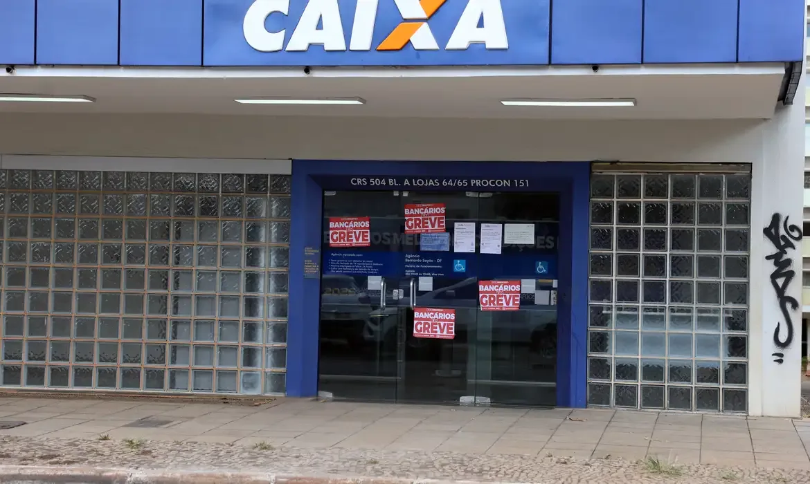 Os empregados estavam parados desde 10 de setembro. (Foto: Valter Campanato/Ag. Brasil) Greve da Caixa chega ao fim após 19 dias; agências voltam a funcionar nesta quarta (30)