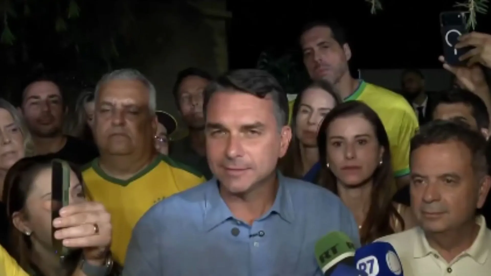 Flávio Bolsonaro não reconhece vitória de Lula e anuncia pedido de anulação da eleição