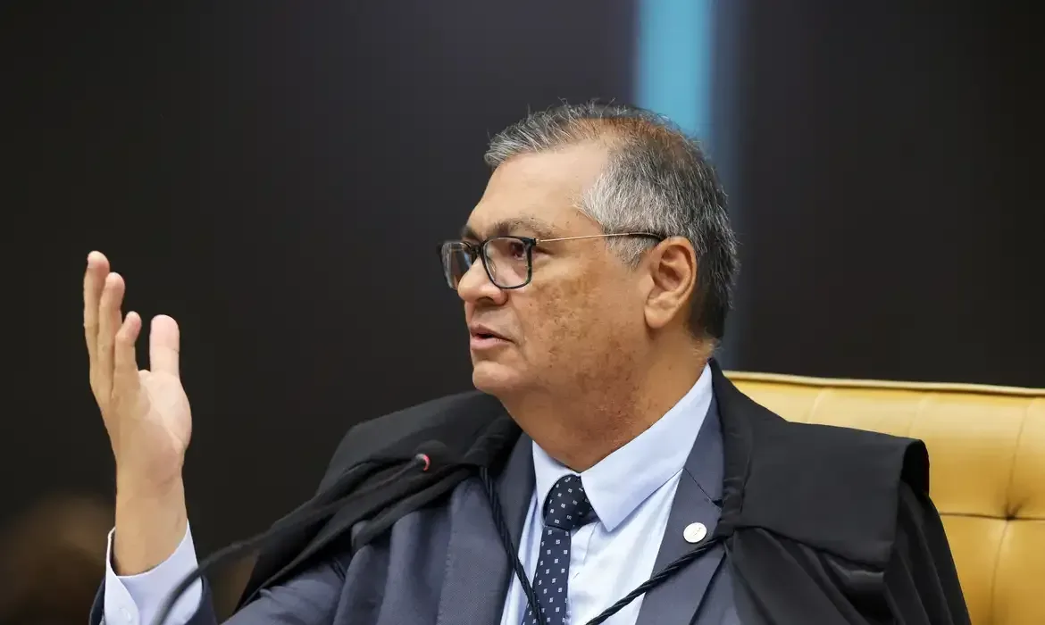 Flávio Dino suspende decisão de Mendonça e manda restabelecer posts sobre Nossa Senhora
