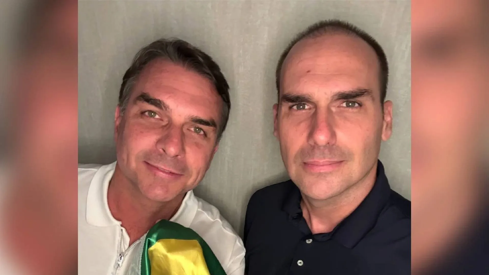 Polícia Federal investiga se Eduardo Bolsonaro atuou para ajudar a despistar fuga do irmão Flávio