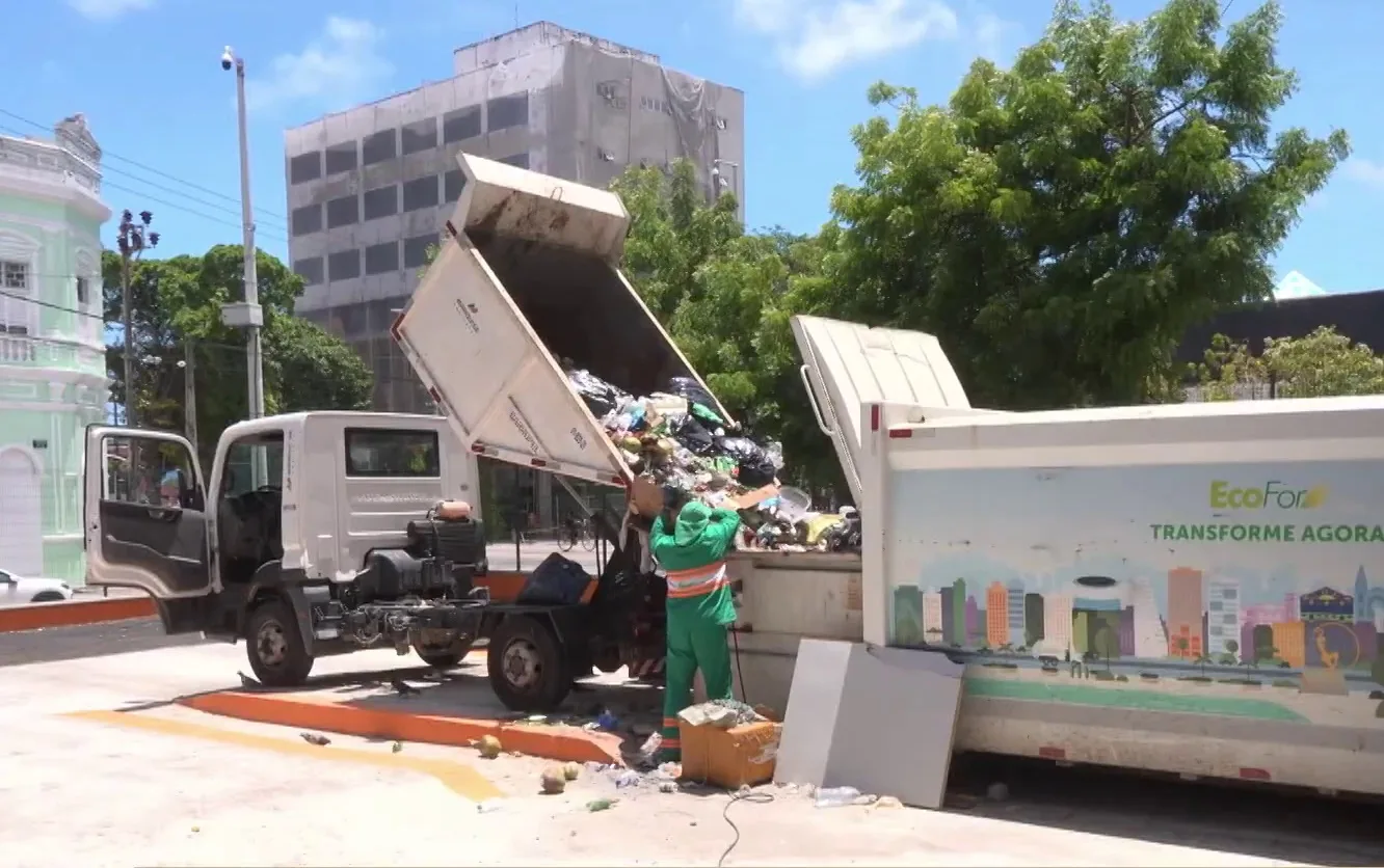 Fortaleza reforça coleta de lixo aos domingos e amplia limpeza em 34 vias; veja o que muda