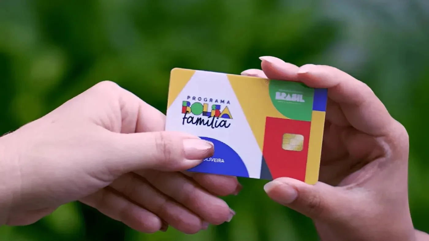 Governo aumenta Bolsa Família em 15%; veja novo valor e quando começa reajuste