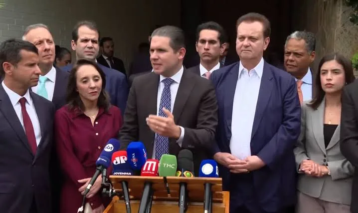 Câmara vai discutir voto distrital misto e novas regras para redes sociais nas eleições