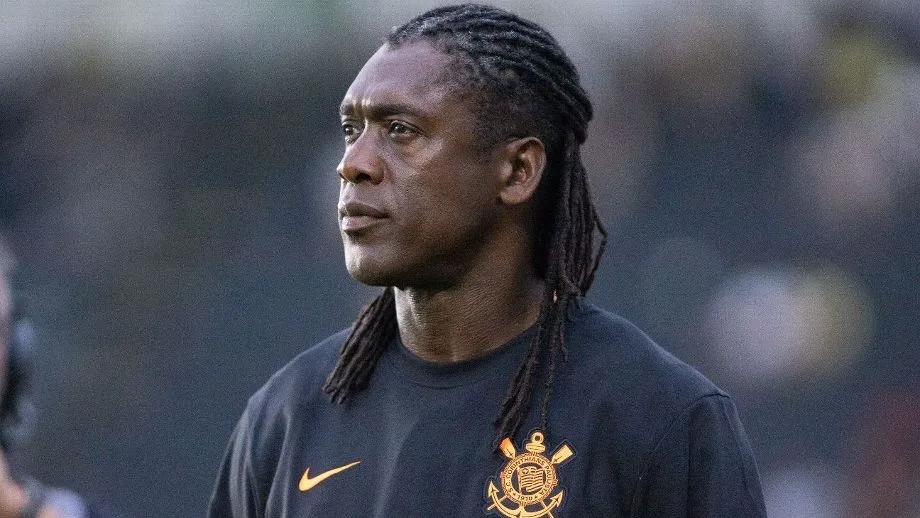 Vasco vira sobre o Corinthians no fim, vence por 3 a 2 e frustra estreia de Seedorf