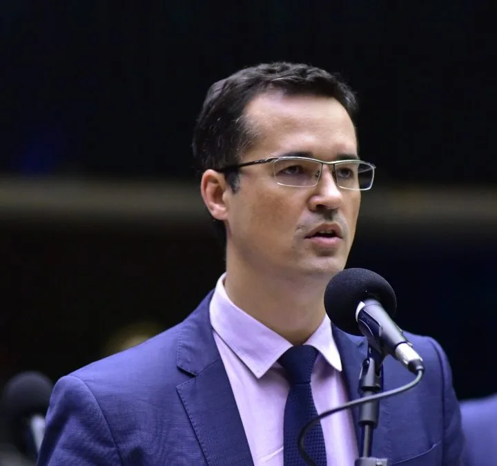 TSE suspende campanha de Deltan Dallagnol ao Senado