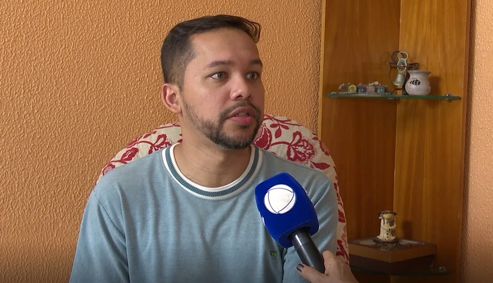 Irmão de Isabelle Caracristi relata dor da família e cobra respostas sobre morte. Foto: TV Cidade Fortaleza “Tem muita coisa por trás”, diz irmão de universitária encontrada morta em condomínio de Fortaleza