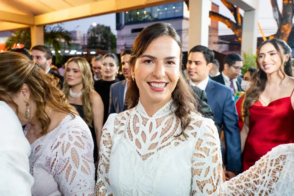 Quem é Lia de Freitas, que permanece como primeira-dama do Ceará após vitória de Elmano
