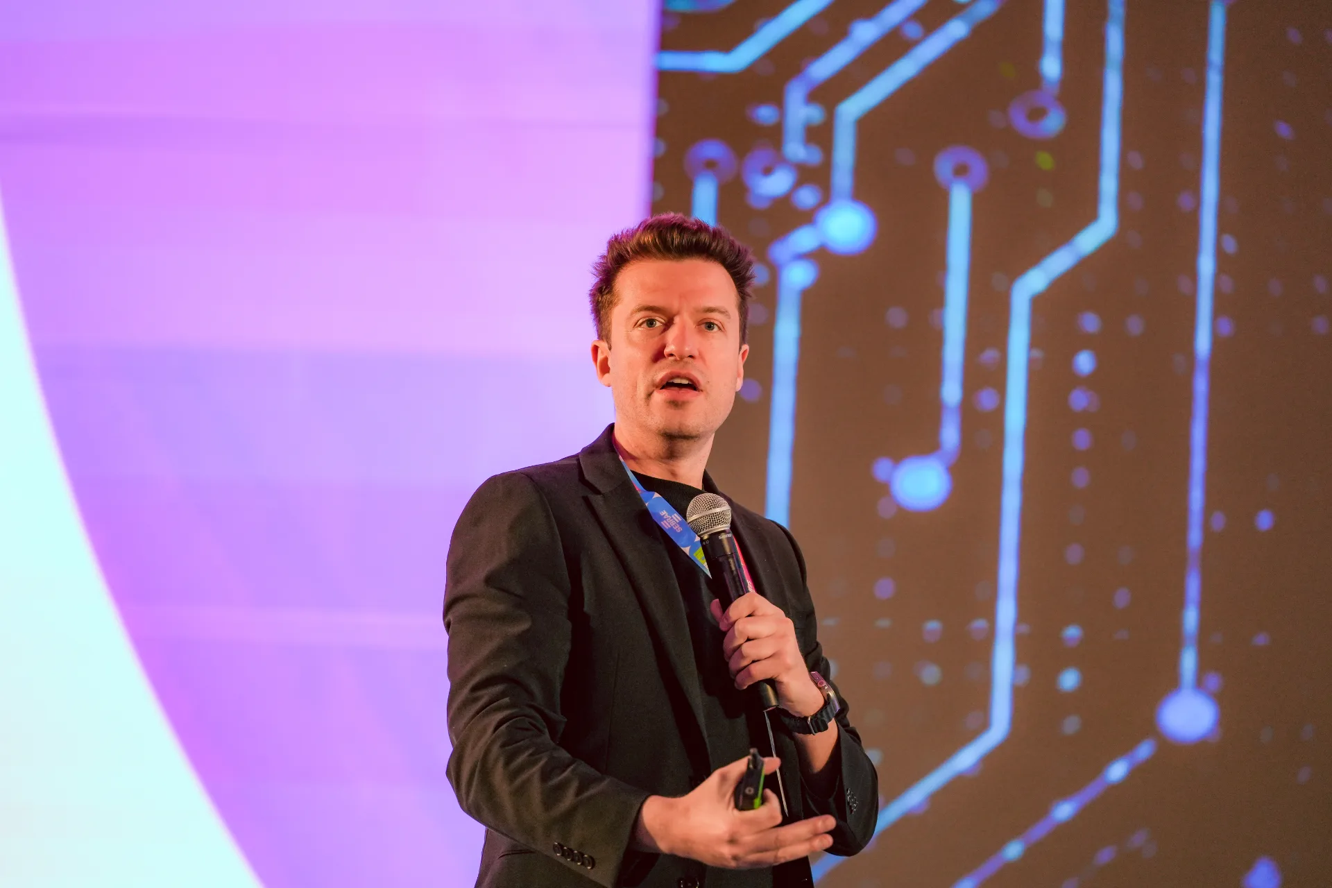 Arthur Igreja foi um dos palestrantes do Siará Tech Summit 2026 – Foto: Sebrae/CE Arthur Igreja destaca como a IA está reconfigurando profissões