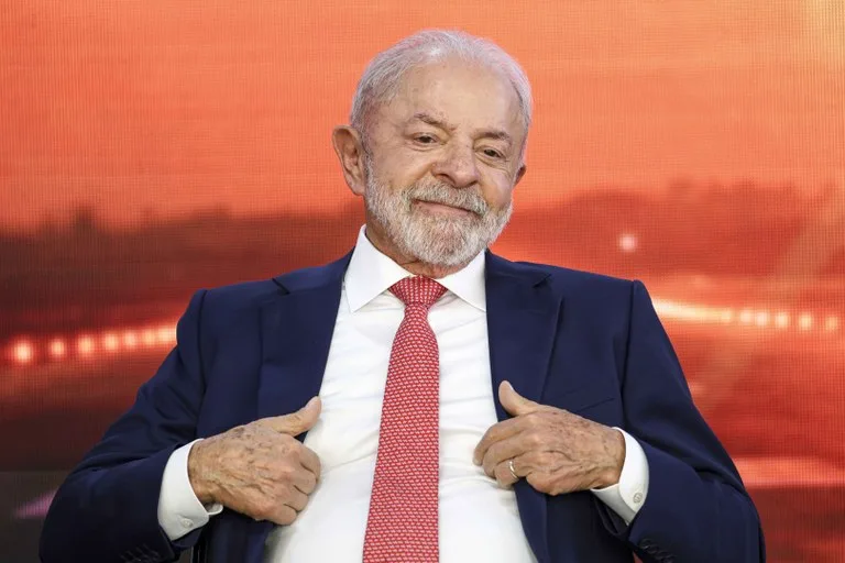 Em mensagem aos cearenses, Lula destaca Pé-de-Meia, moradias e investimentos em tecnologia