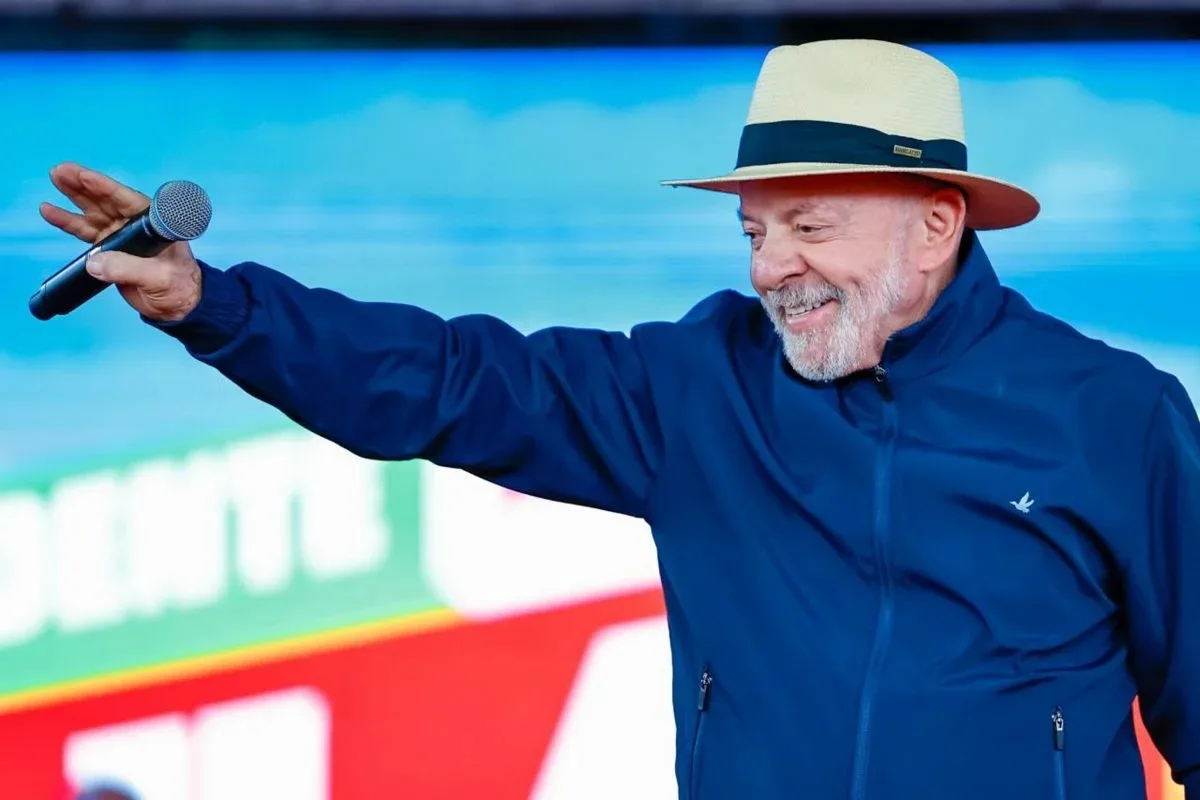 Lula é o primeiro a vencer eleição para residente de virada no segundo turno