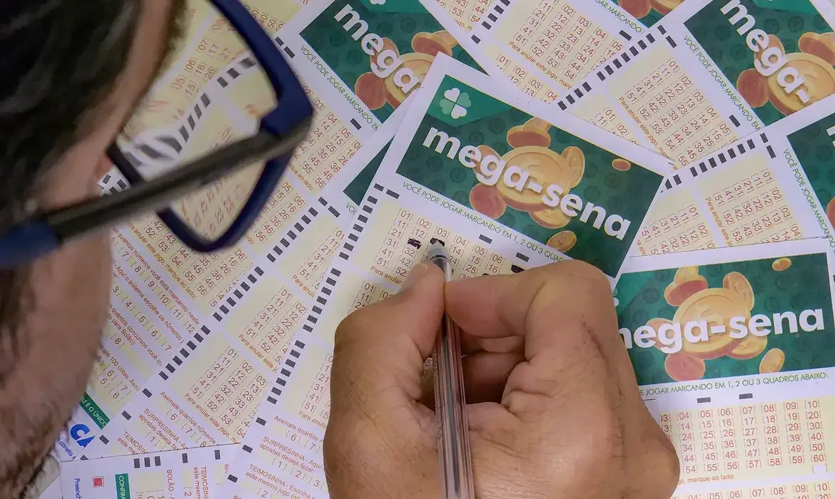 Caixa muda calendário e Mega-Sena terá sorteios por cinco dias seguidos nesta semana; entenda