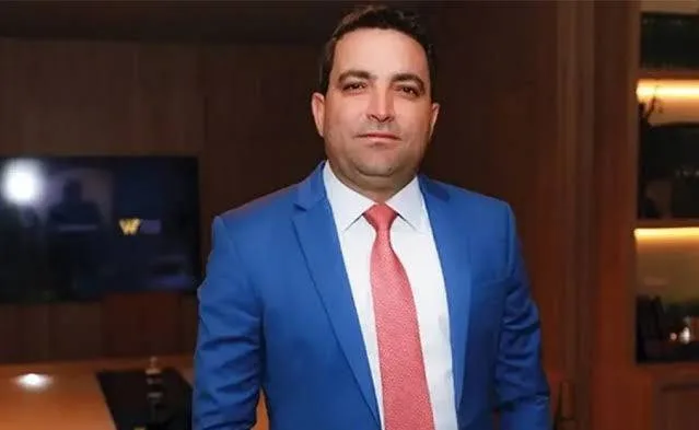 Moraes determina bloqueio de R$ 6 bilhões do advogado Willer Tomaz, amigo de Flávio Bolsonaro