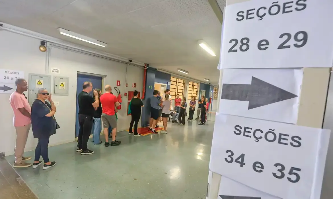 Sobe para nove número de locais de votação alterados no Ceará; confira endereços