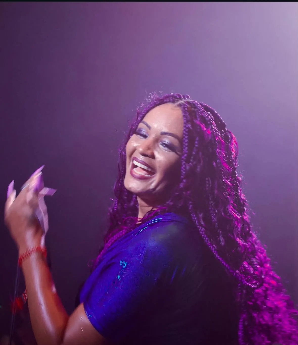 Cantora Nick Sol, conhecida por apresentações no Carnaval de Fortaleza, morre aos 38 anos