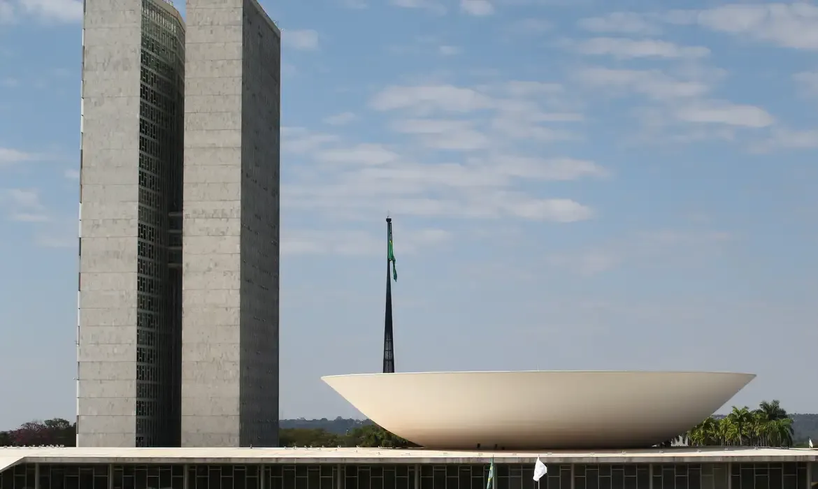 Câmara aprova novo limite de faturamento do MEI e perdão de dívidas; veja o que muda