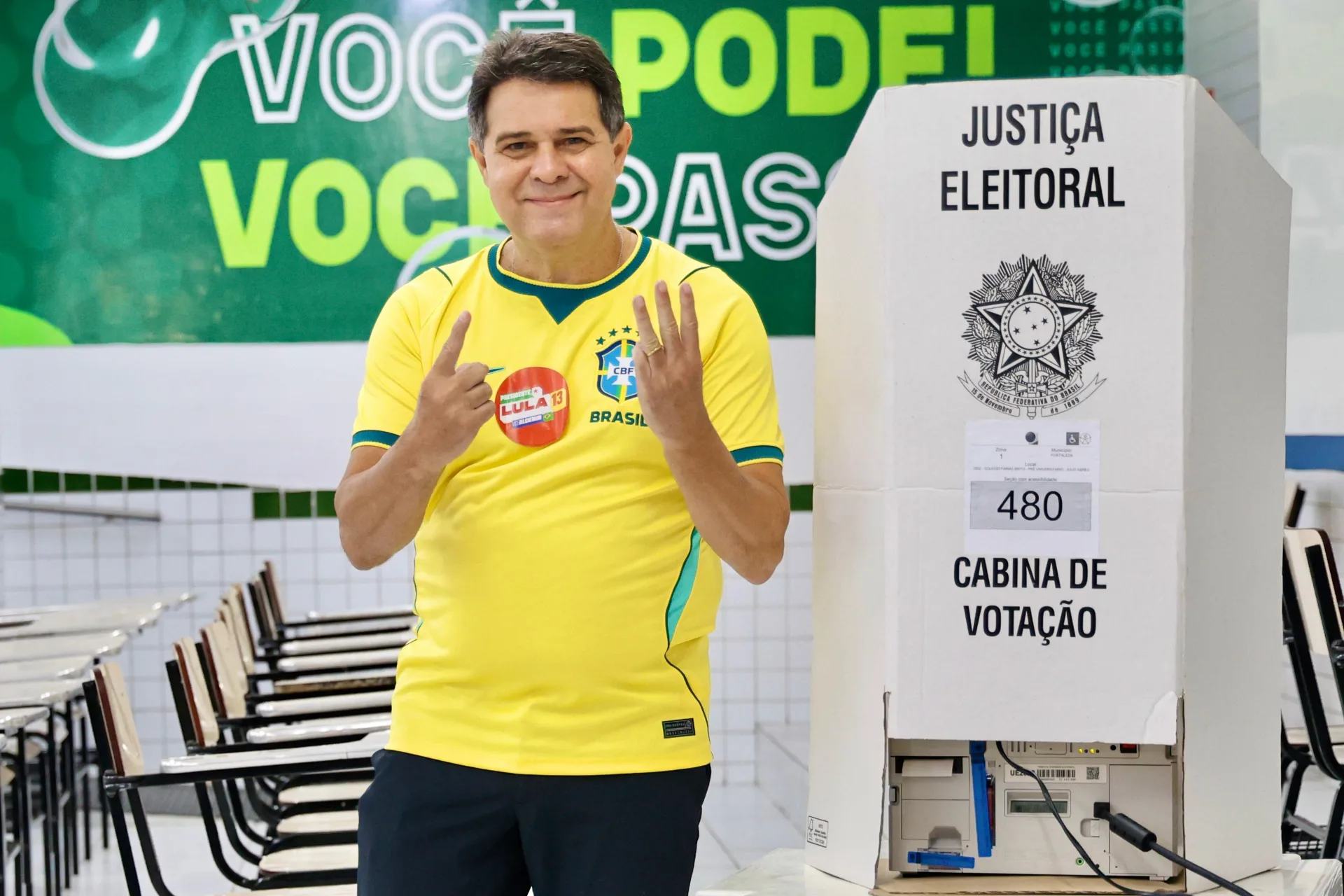 Evandro Leitão vota em Fortaleza e aposta na vitória de Lula no segundo turno