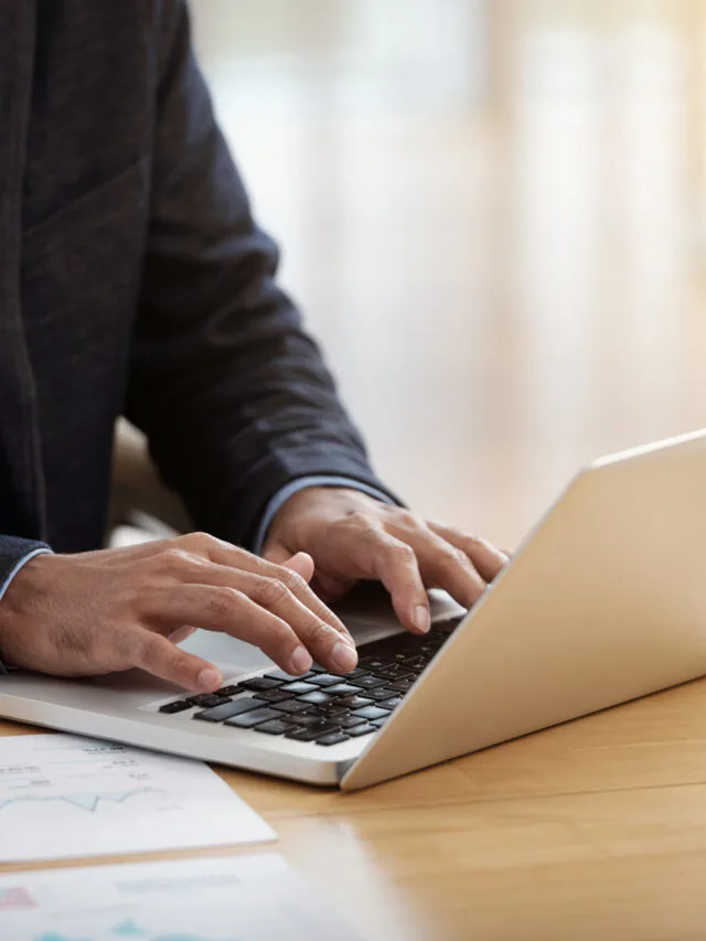 Como um profissional pode se destacar na área da tecnologia?