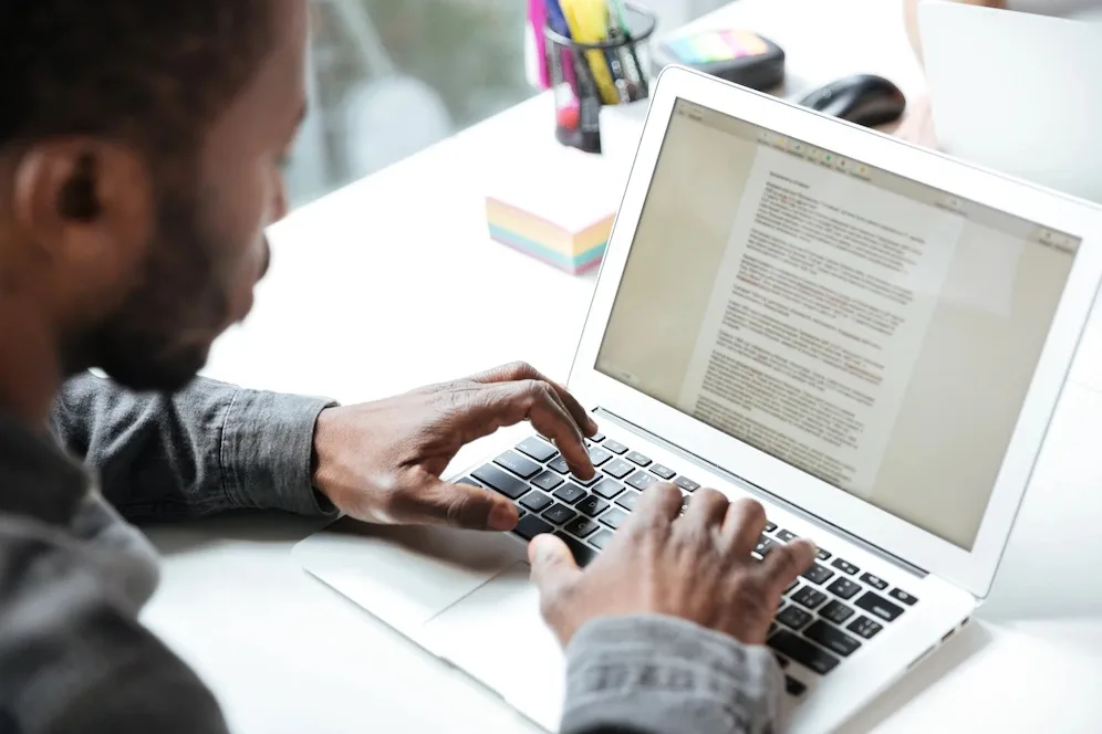 Profissões do futuro: saiba o que faz, onde atua e quanto ganha um Copywriter