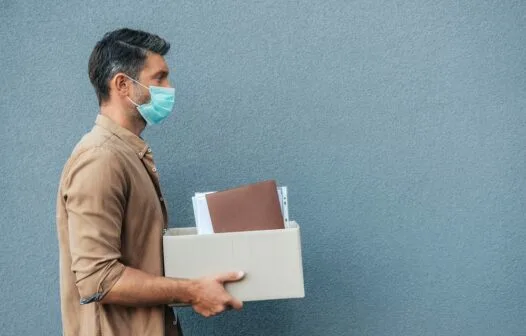 Nova onda mundial: tem muita gente abrindo mão do trabalho estável. Por quê?