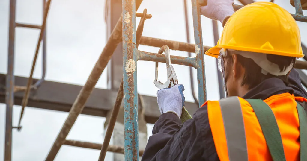 Direito do trabalho: trabalhadores em situação insalubre ou periculosa devem receber valores adicionais ao salário