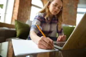 Plataforma libera gratuitamente, por 5 dias, mais de 80 cursos para acelerar carreira