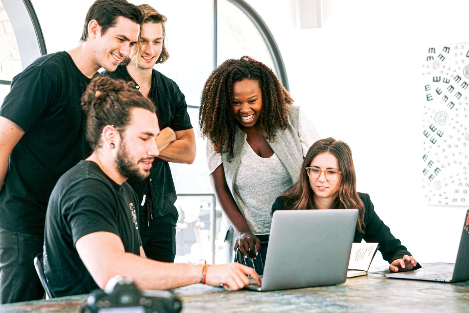 Empresa abre inscrições para Programas de Trainee e Estágio 2022 com novidades que beneficiam a diversidade