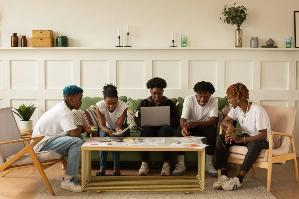 Programa de Desenvolvimento de Lideranças Negras e Indígenas tem inscrições abertas para turma de 2022