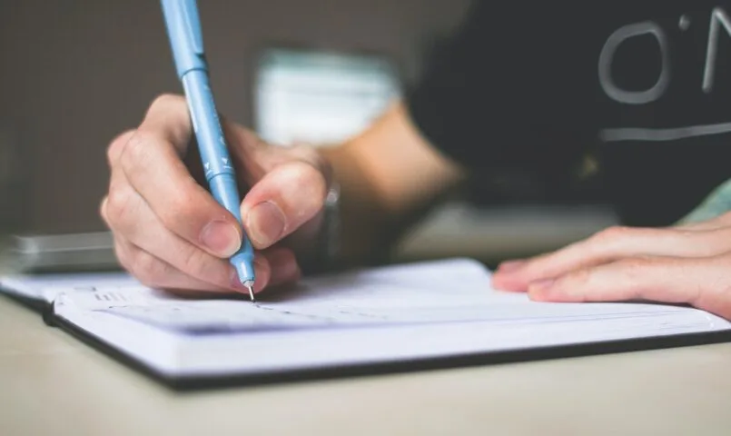 Escola oferece R$ 800 mil em bolsas de estudo e trabalho na Irlanda