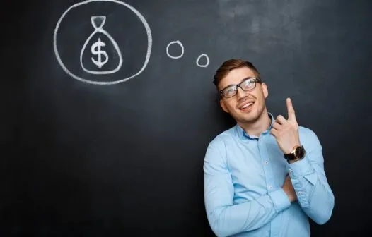 É correto perguntar aos candidatos sobre o histórico salarial?