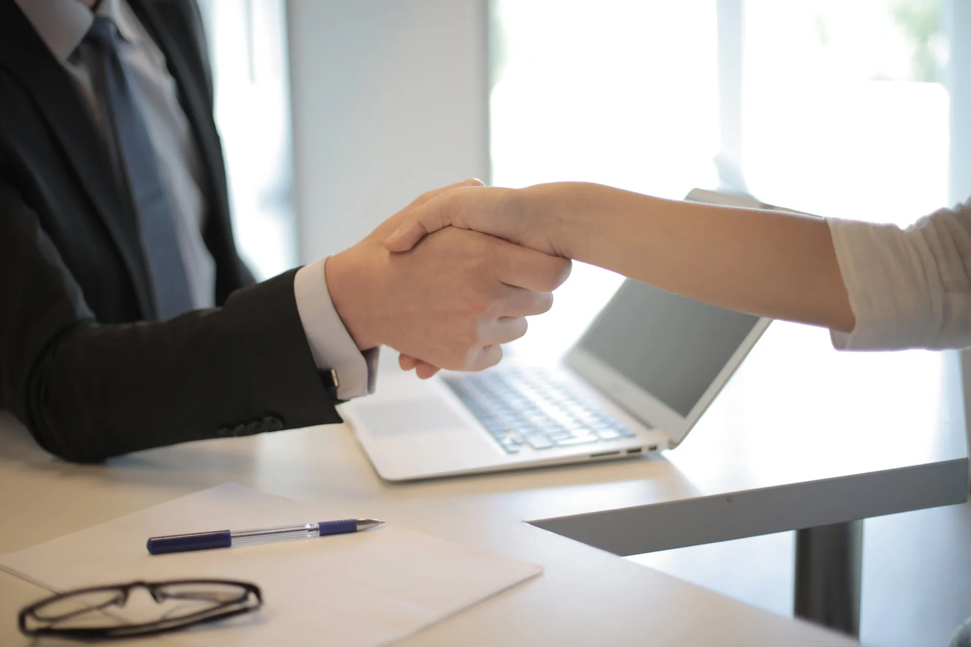 Alta demanda e ótimas oportunidades: como se destacar na área de TI e ser encontrado pelas empresas?