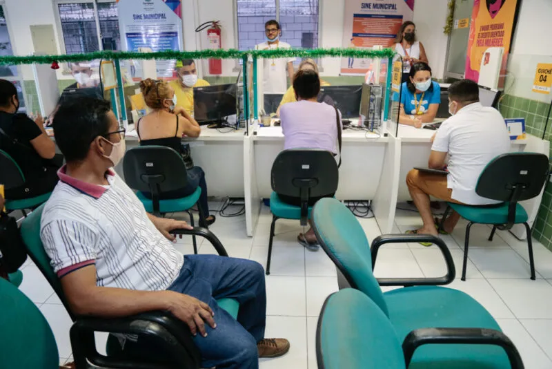 Sine Municipal oferta 1.041 vagas de trabalho em Fortaleza