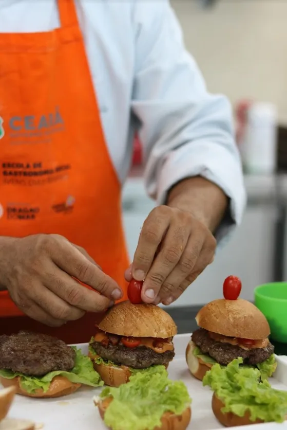 Escola de Gastronomia Social oferta 260 vagas para cursos gratuitos em janeiro
