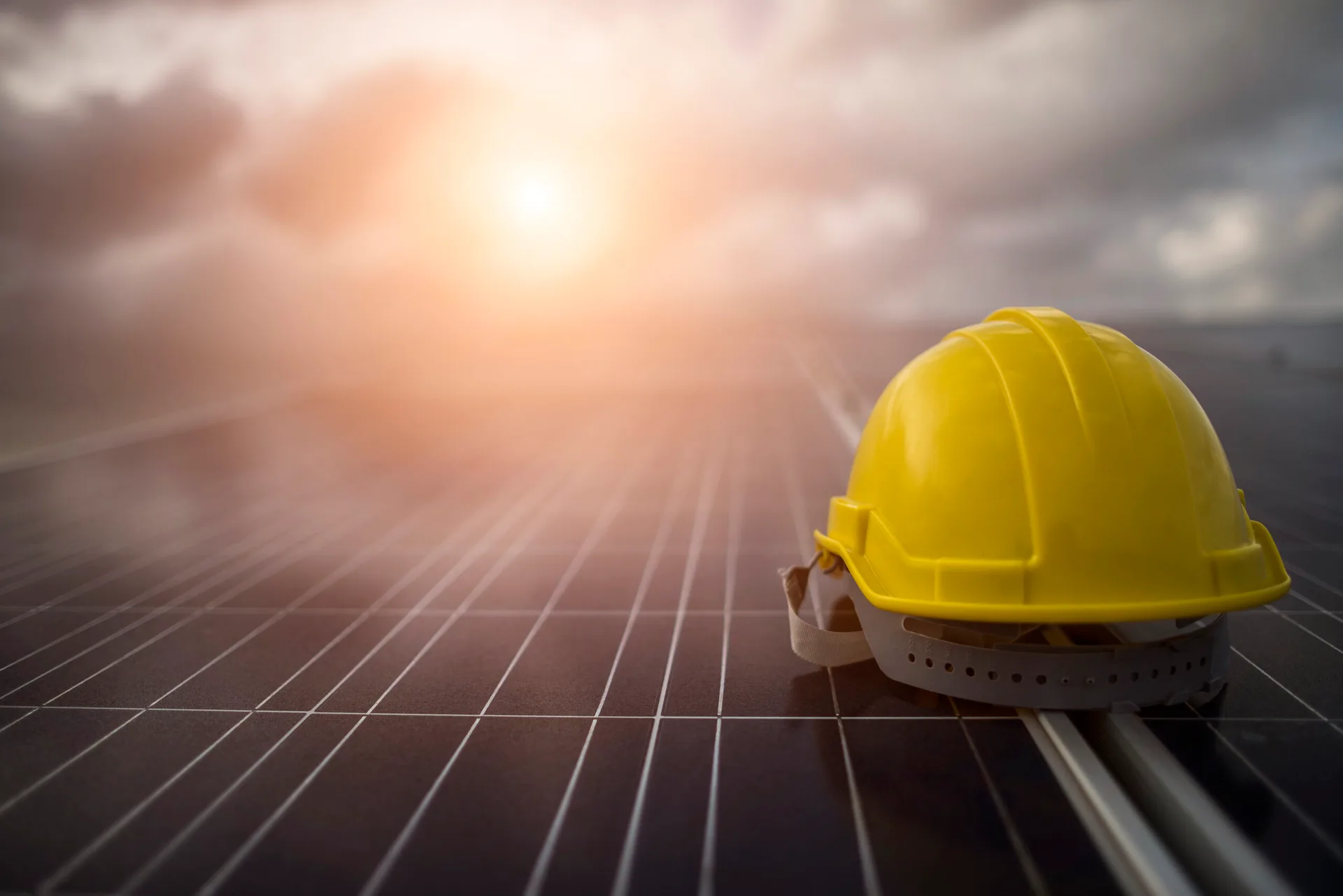 Empresa de energia solar realiza evento para apresentar o mercado de energia solar e oportunidades de trabalho no setor