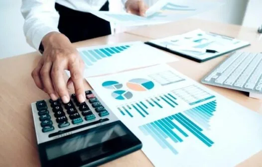 Empregos no setor de finanças crescem 30% em três anos