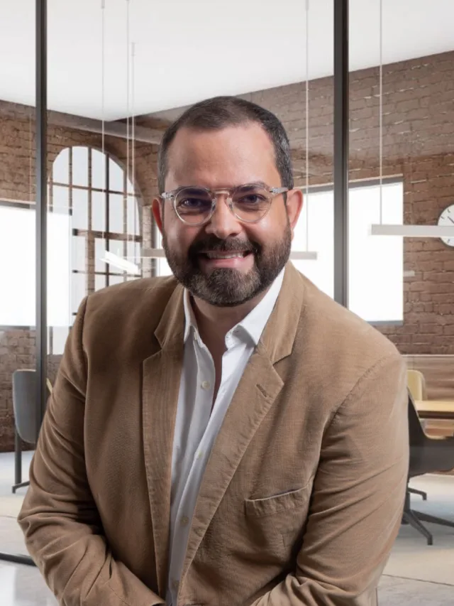 Especialista em carreira alerta sobre o medo de perder o emprego