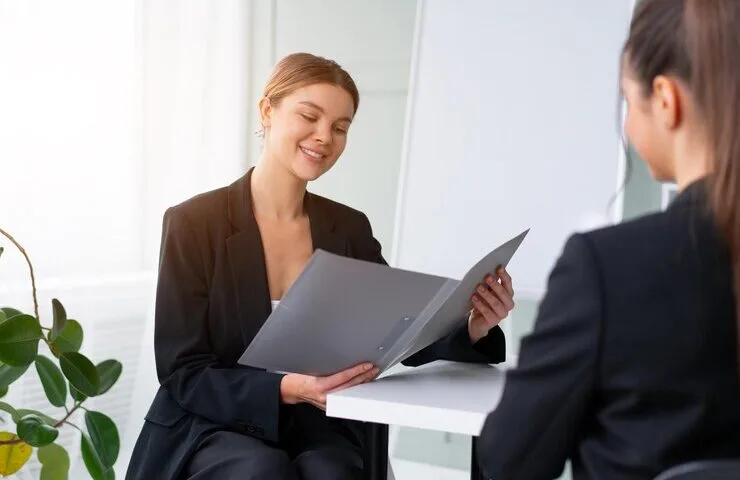Ano novo, emprego novo: prepare-se para as melhores oportunidades com um currículo atualizado